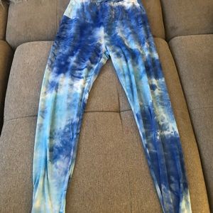 Rue 21 blue and white cloud leggings